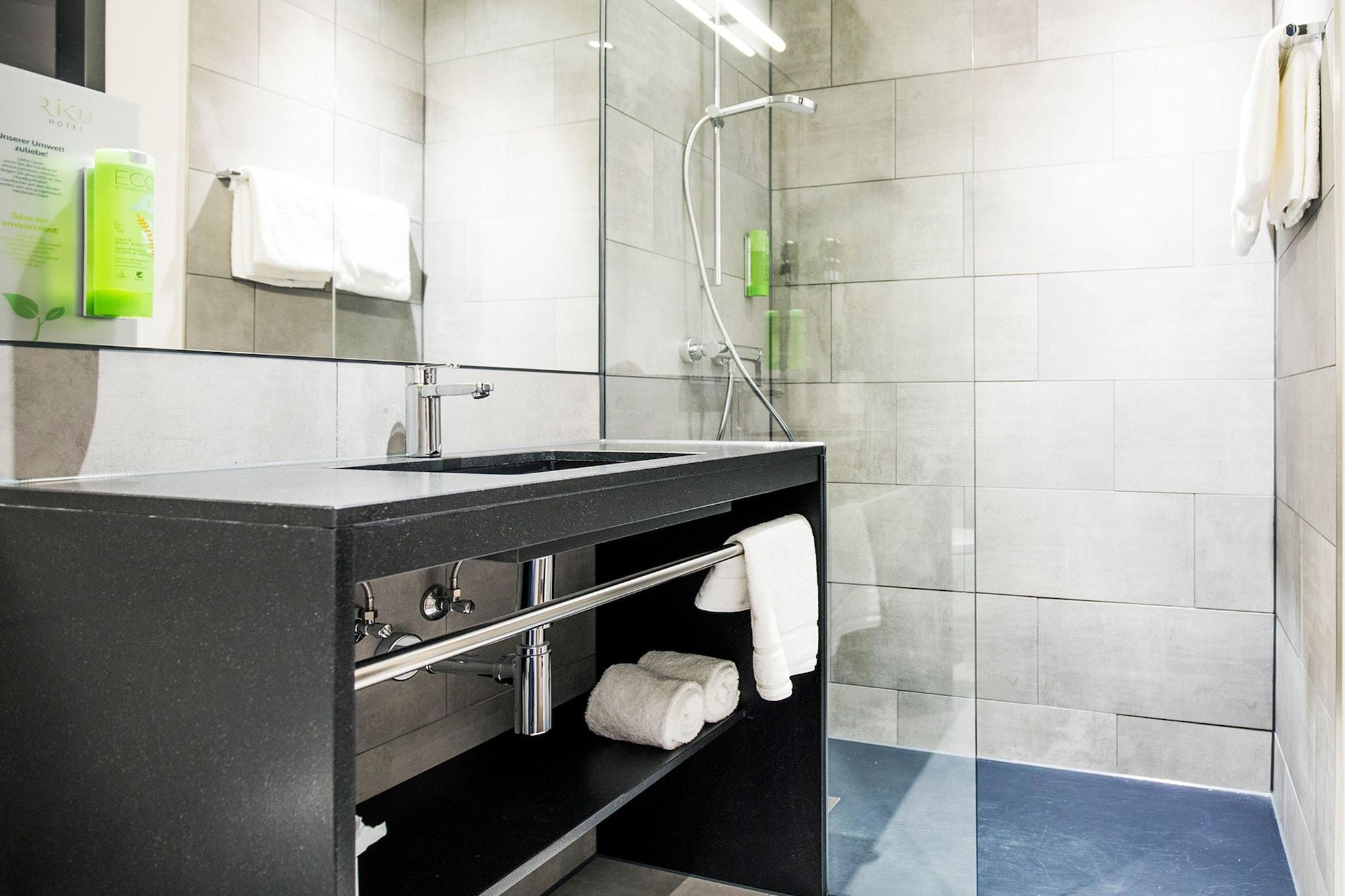 Riku Hotel Ulm Bagian luar foto