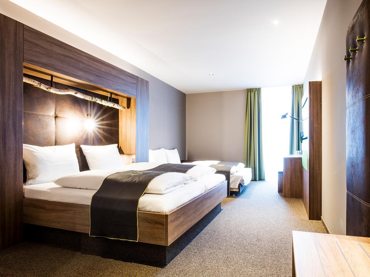 Riku Hotel Ulm Bagian luar foto