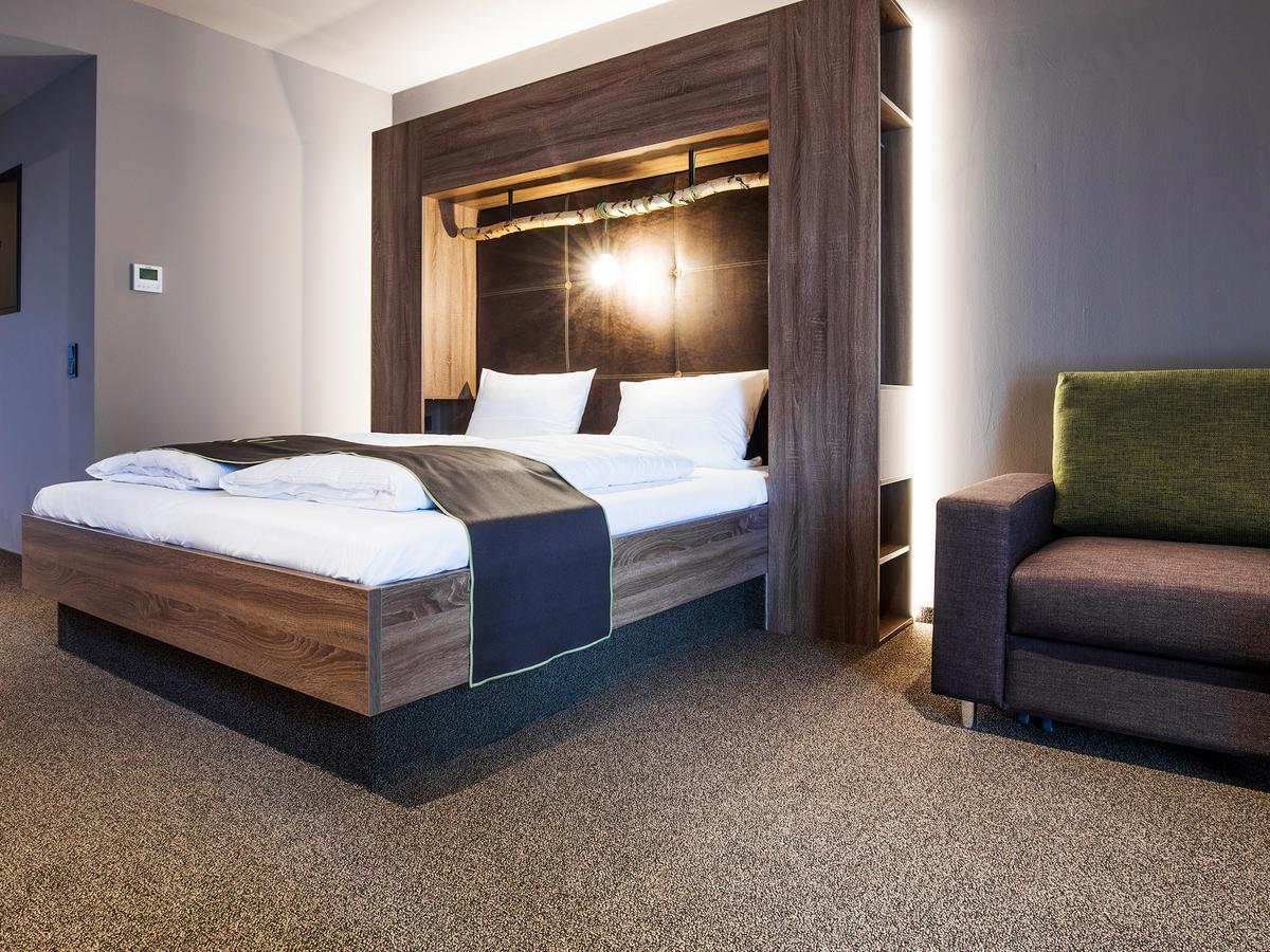 Riku Hotel Ulm Bagian luar foto