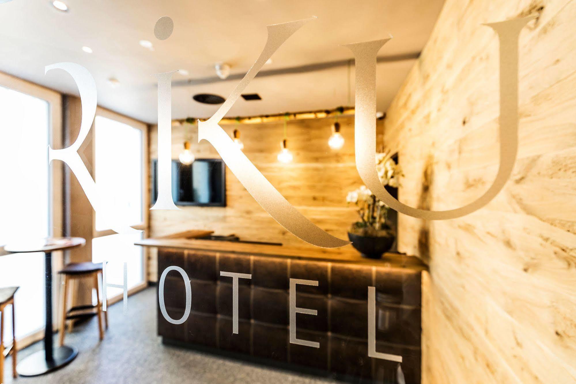 Riku Hotel Ulm Bagian luar foto