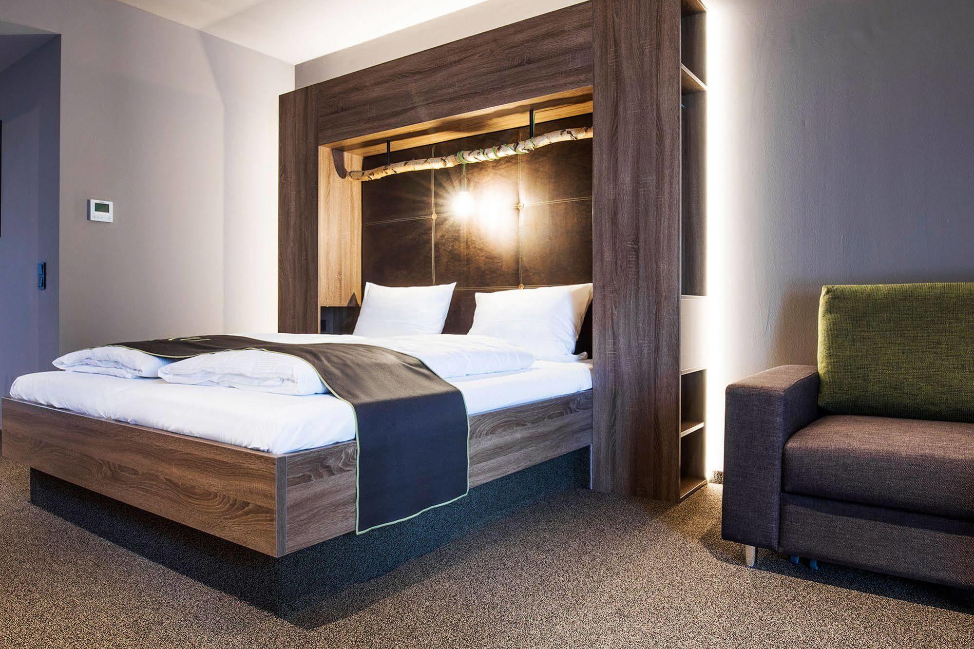 Riku Hotel Ulm Bagian luar foto