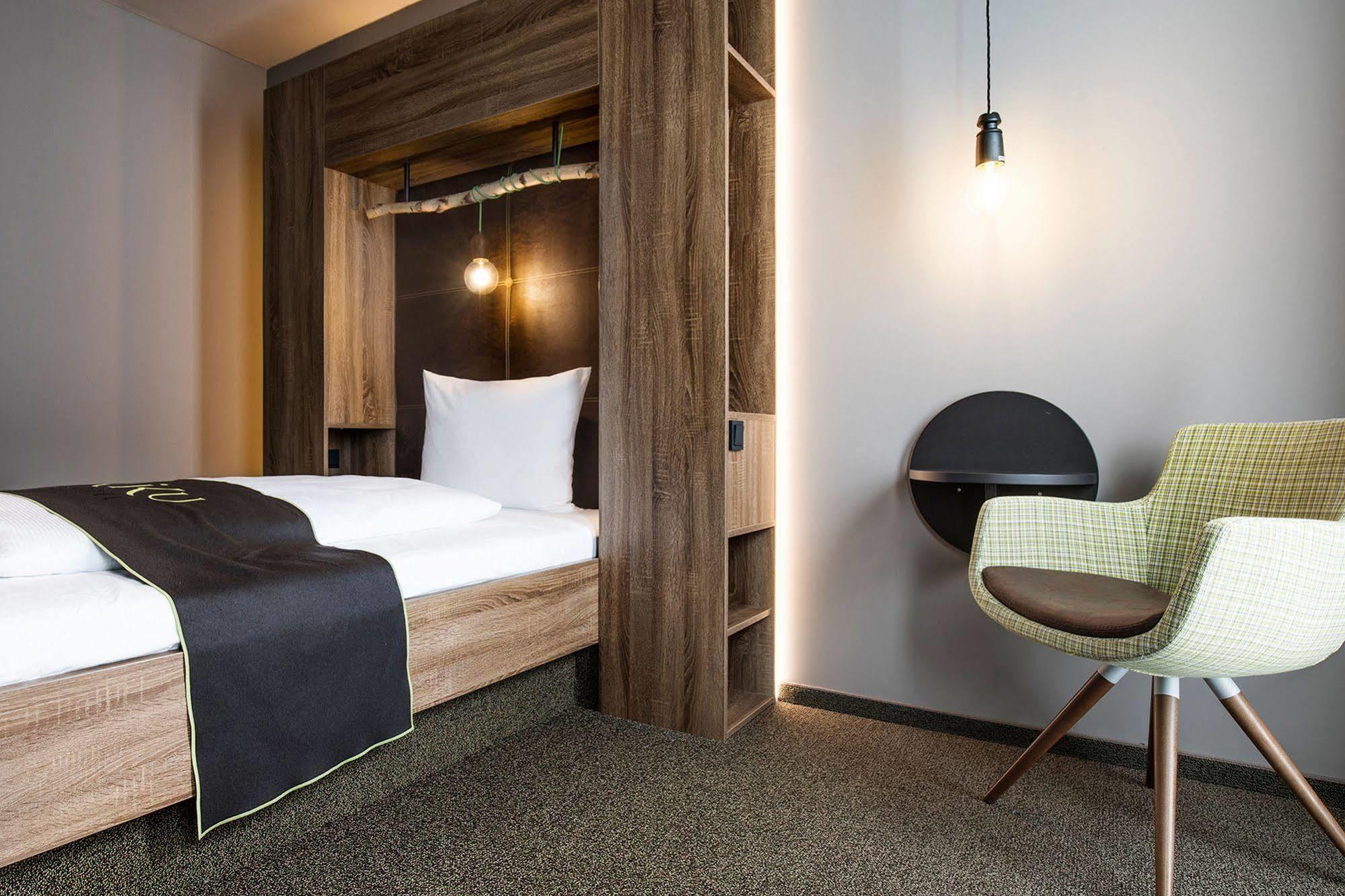 Riku Hotel Ulm Bagian luar foto