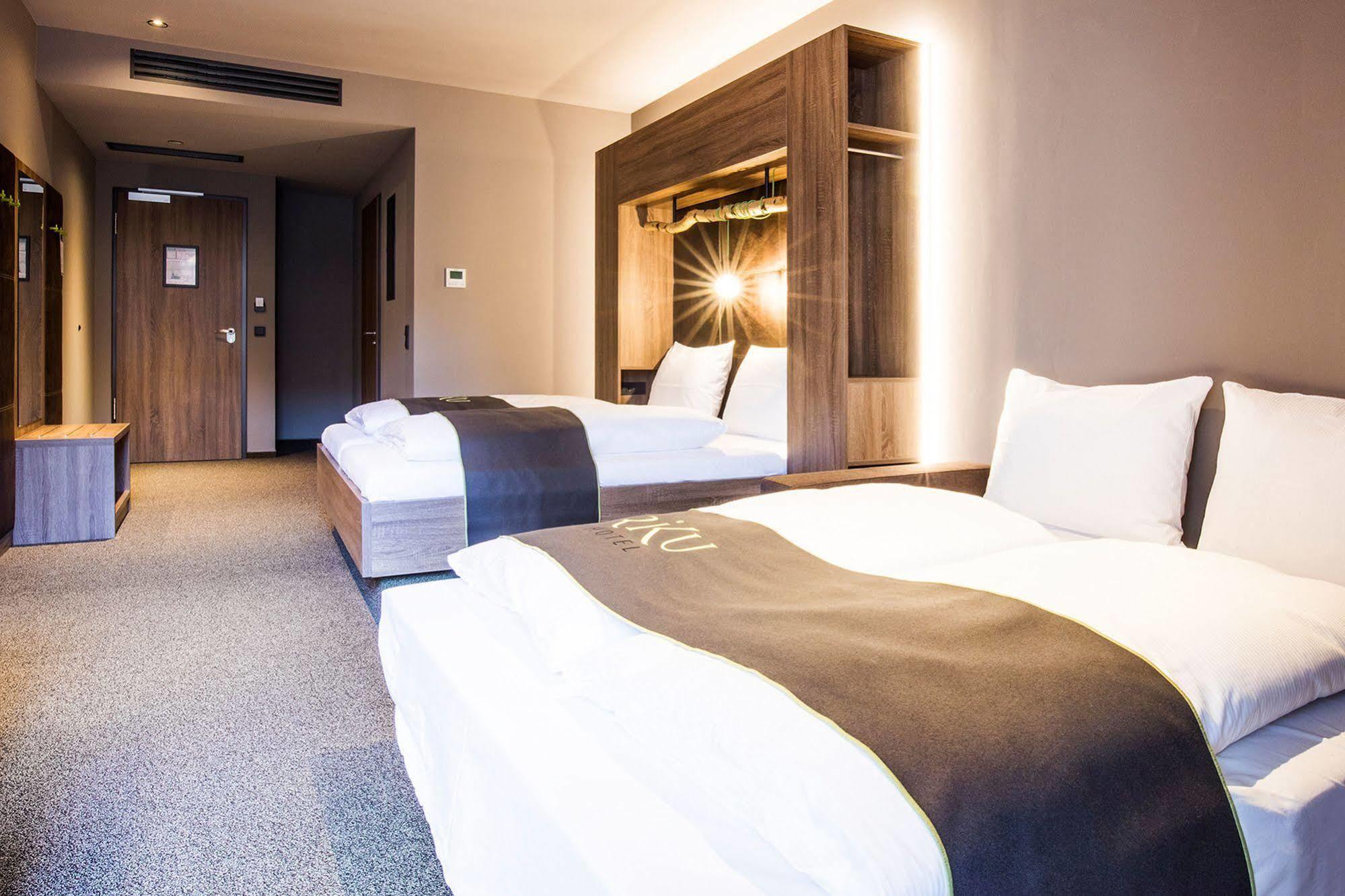 Riku Hotel Ulm Bagian luar foto