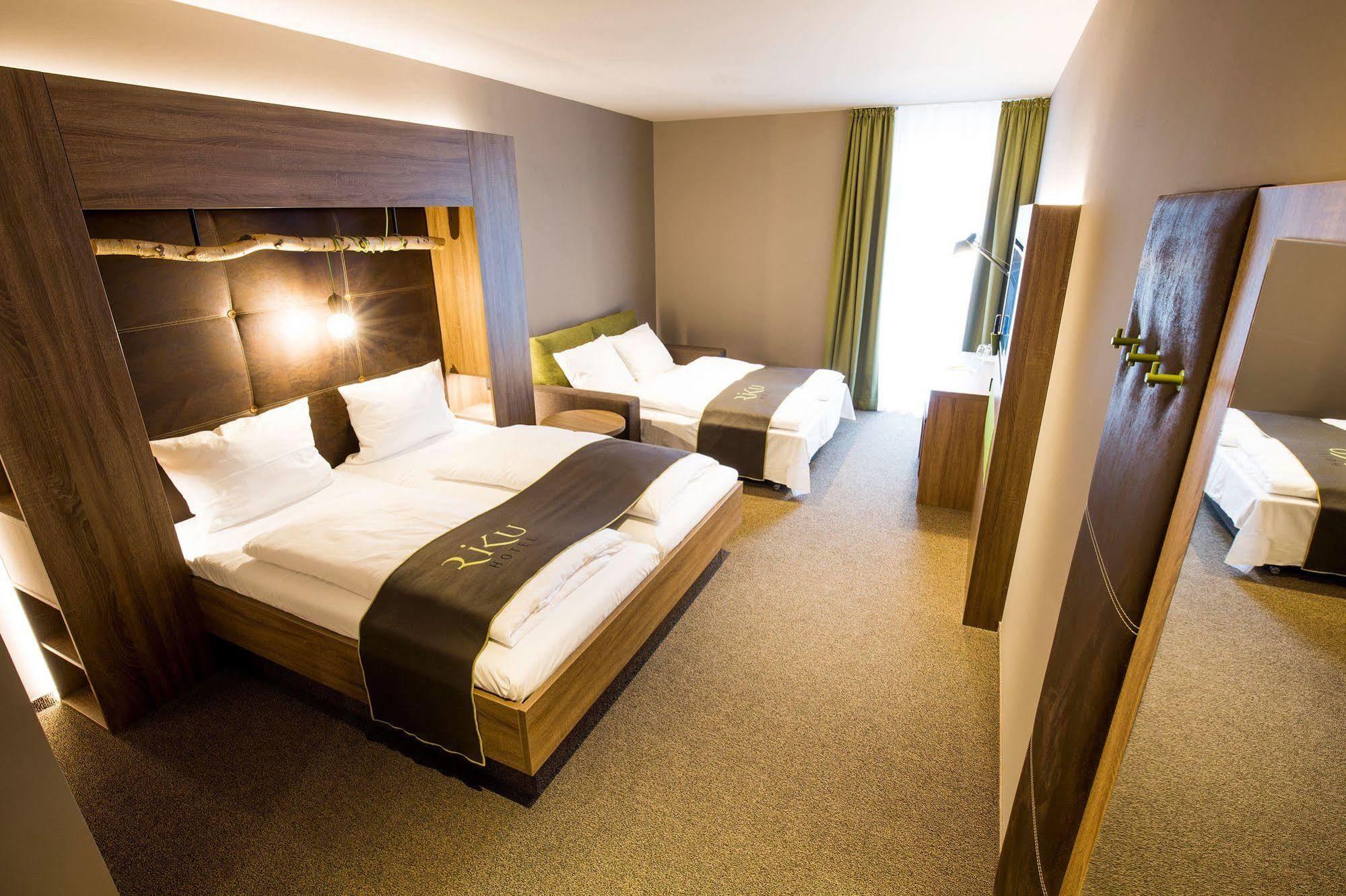 Riku Hotel Ulm Bagian luar foto
